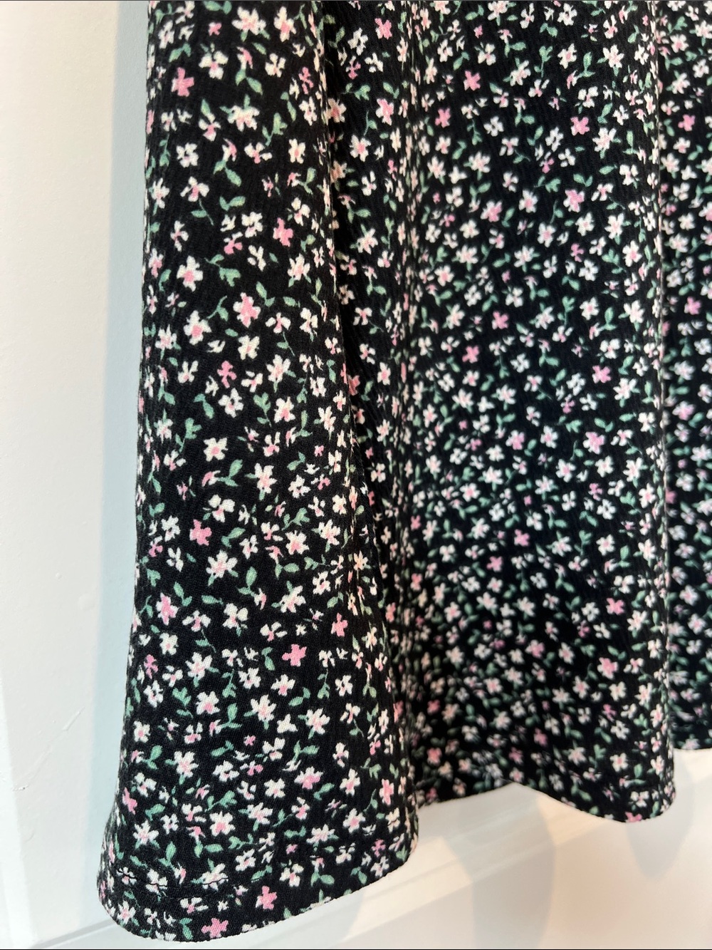 Like new H&M Black Floral V-Neck Mini Dress with Puff Sleeves - Picture 6 of 9